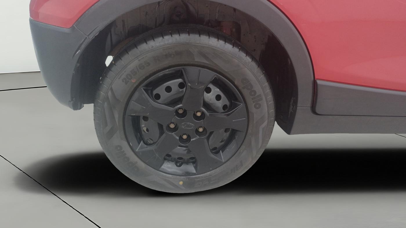 2019 Mahindra XUV300 W6 1.5 DIESEL, Diesel, Manual, 72,584 km, Right Rear Wheel