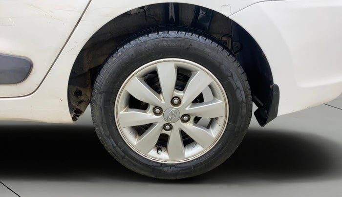 2014 Hyundai Xcent SX 1.2 (O), Petrol, Manual, 1,04,349 km, Left Rear Wheel