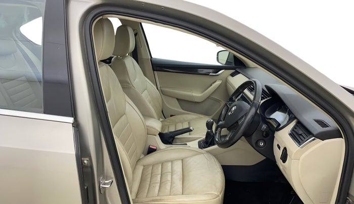 2014 Skoda Octavia AMBITION 1.4 TSI, Petrol, Manual, 65,493 km, Right Side Front Door Cabin