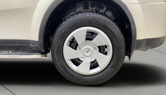 2015 Mahindra XUV500 W6, Diesel, Manual, 92,098 km, Left Rear Wheel