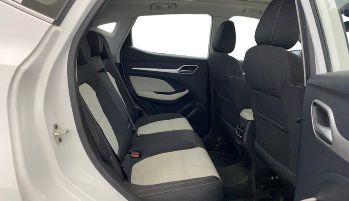 2024 MG ASTOR Select 1.5 MT (Ivory), Petrol, Manual, 11,319 km, Right Side Rear Door Cabin