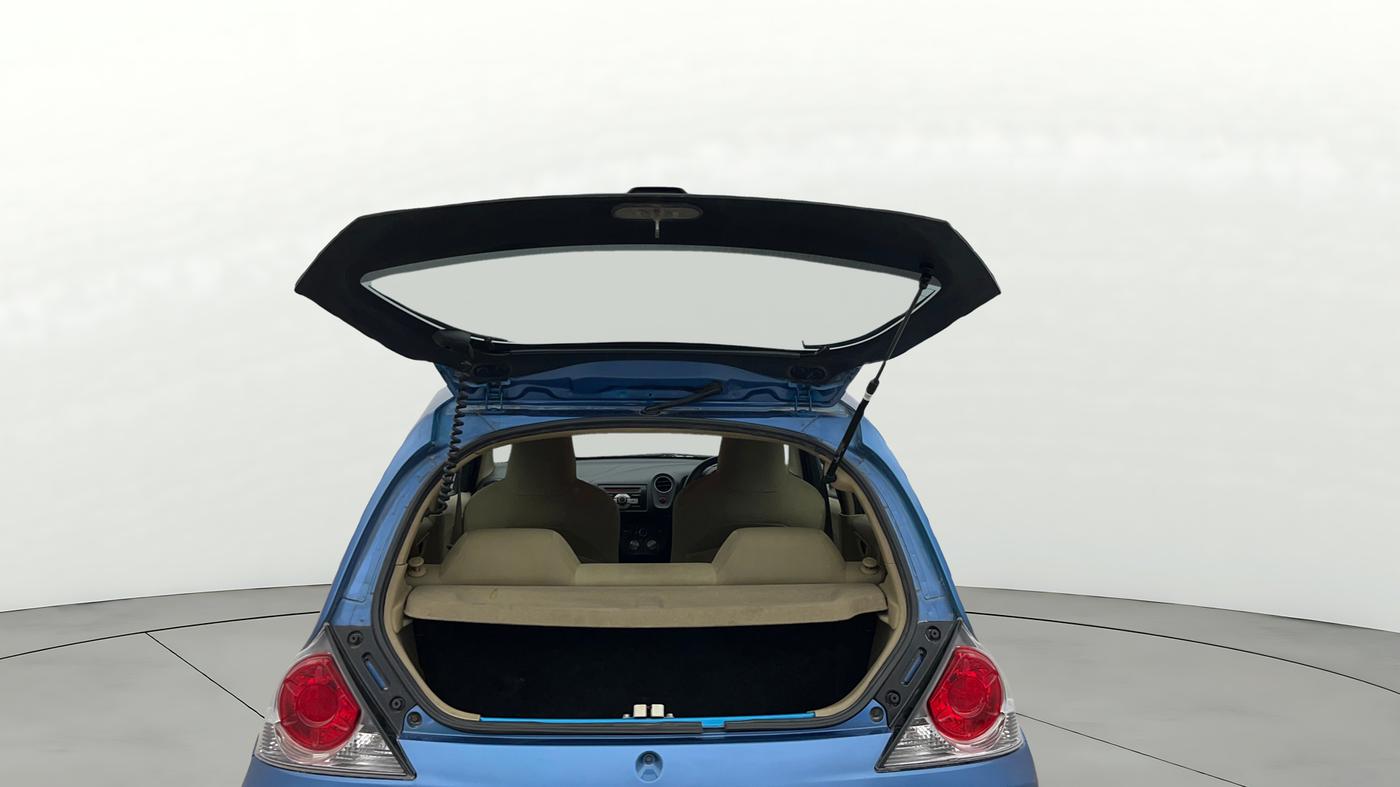 2014 Honda Brio S MT, Petrol, Manual, 83,405 km, Boot Door Open