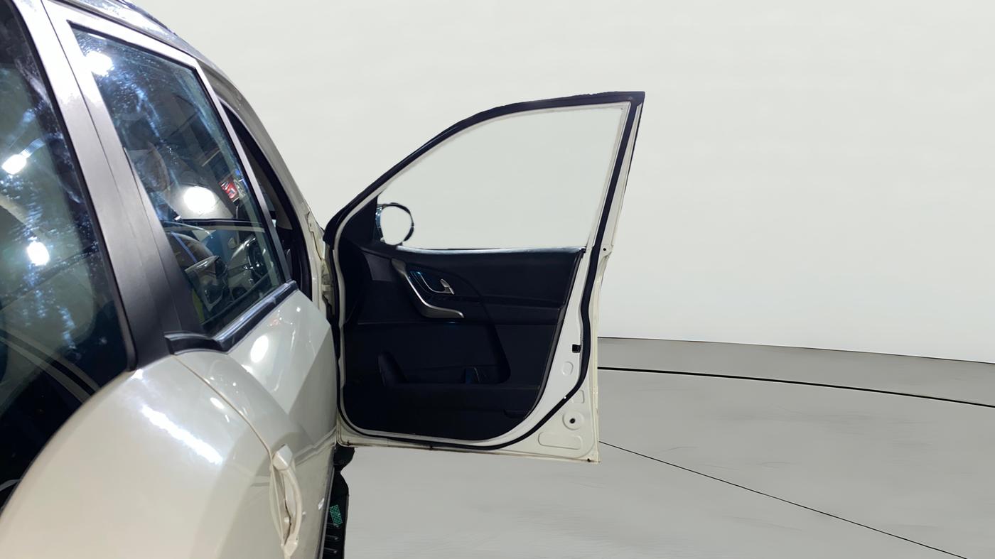 2021 Mahindra XUV500 W7 AT, Diesel, Automatic, 10,547 km, RHS Front Door