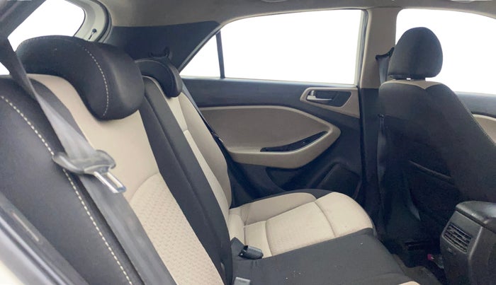 2016 Hyundai Elite i20 ASTA 1.2, Petrol, Manual, 50,475 km, Right Side Rear Door Cabin