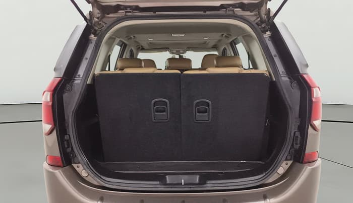 2018 Mahindra XUV500 W11, Diesel, Manual, 68,288 km, Boot Open Zoomed View