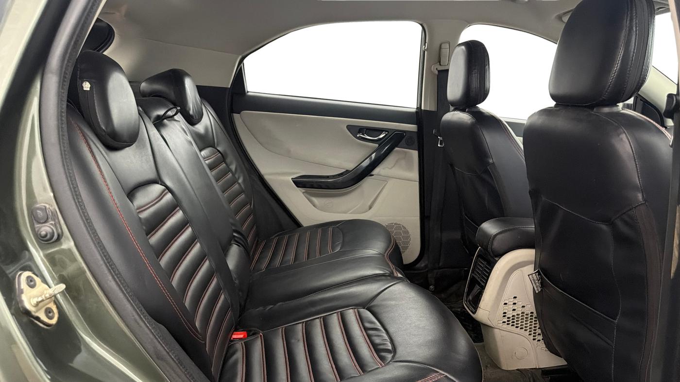 2022 Tata NEXON XZ PLUS (PREMIUM) PETROL JET, Petrol, Manual, 91,201 km, Right Side Rear Door Cabin