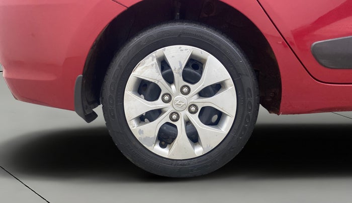 2014 Hyundai Xcent S 1.2, Petrol, Manual, 28,130 km, Right Rear Wheel