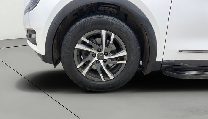 2023 Mahindra XUV700 AX 5 P AT 5 STR, Petrol, Automatic, 14,466 km, Left Front Wheel