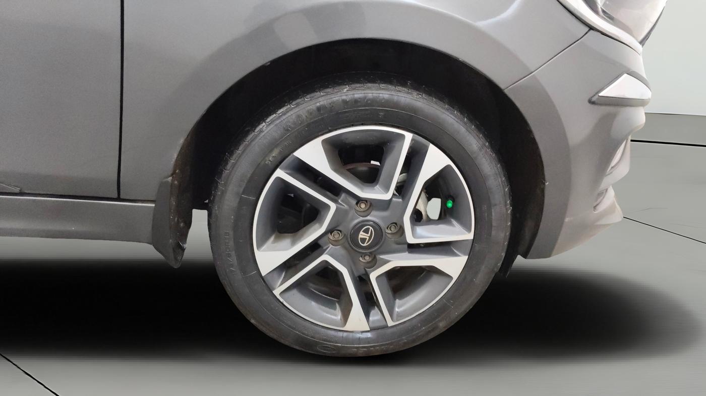 2023 Tata Tiago XZ PLUS PETROL, Petrol, Manual, 32,581 km, Right Front Wheel
