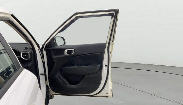 2020 Hyundai VENUE S 1.2, Petrol, Manual, 29,837 km, RHS Front Door