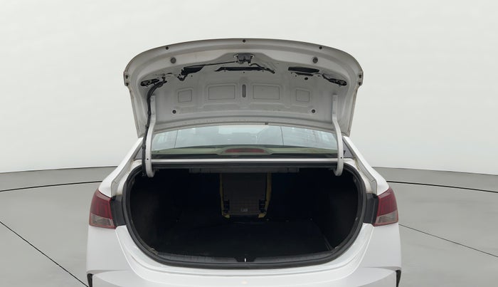 2021 Hyundai Verna S PLUS 1.5 VTVT, Petrol, Manual, 33,753 km, Boot Door Open