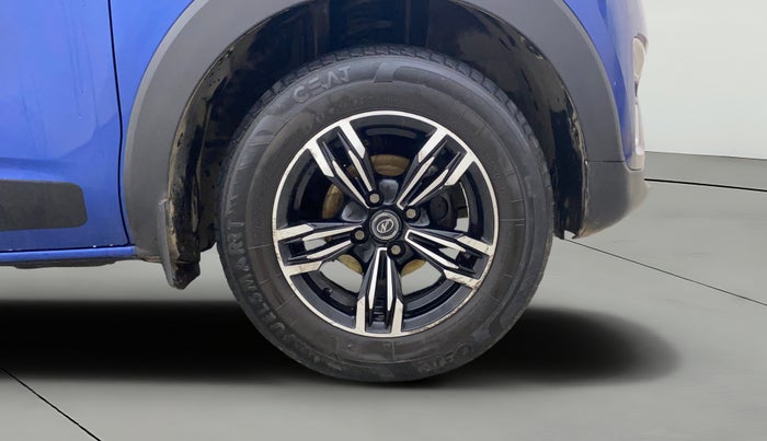 2019 Renault TRIBER RXZ, Petrol, Manual, 27,450 km, Right Front Wheel