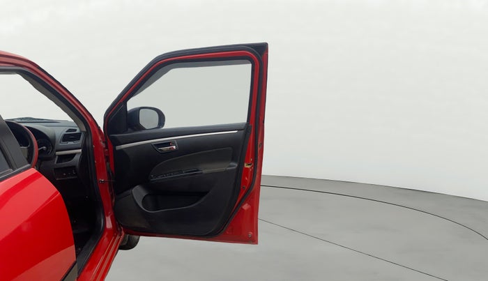 2017 Maruti Swift VXI, Petrol, Manual, 57,767 km, RHS Front Door