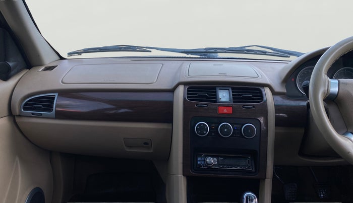 2013 Tata Safari Storme 2.2 VX 4X2, Diesel, Manual, 1,06,044 km, Air Conditioner
