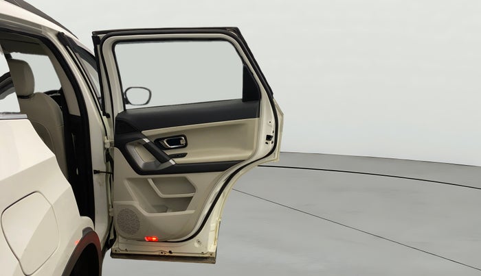 2021 Tata Safari XZ PLUS, Diesel, Manual, 1,00,883 km, RHS Rear Door