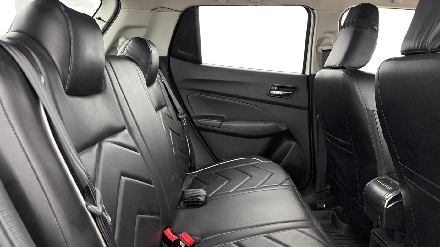 2024 Maruti Swift VXI, Petrol, Manual, 23,779 km, Right Side Rear Door Cabin