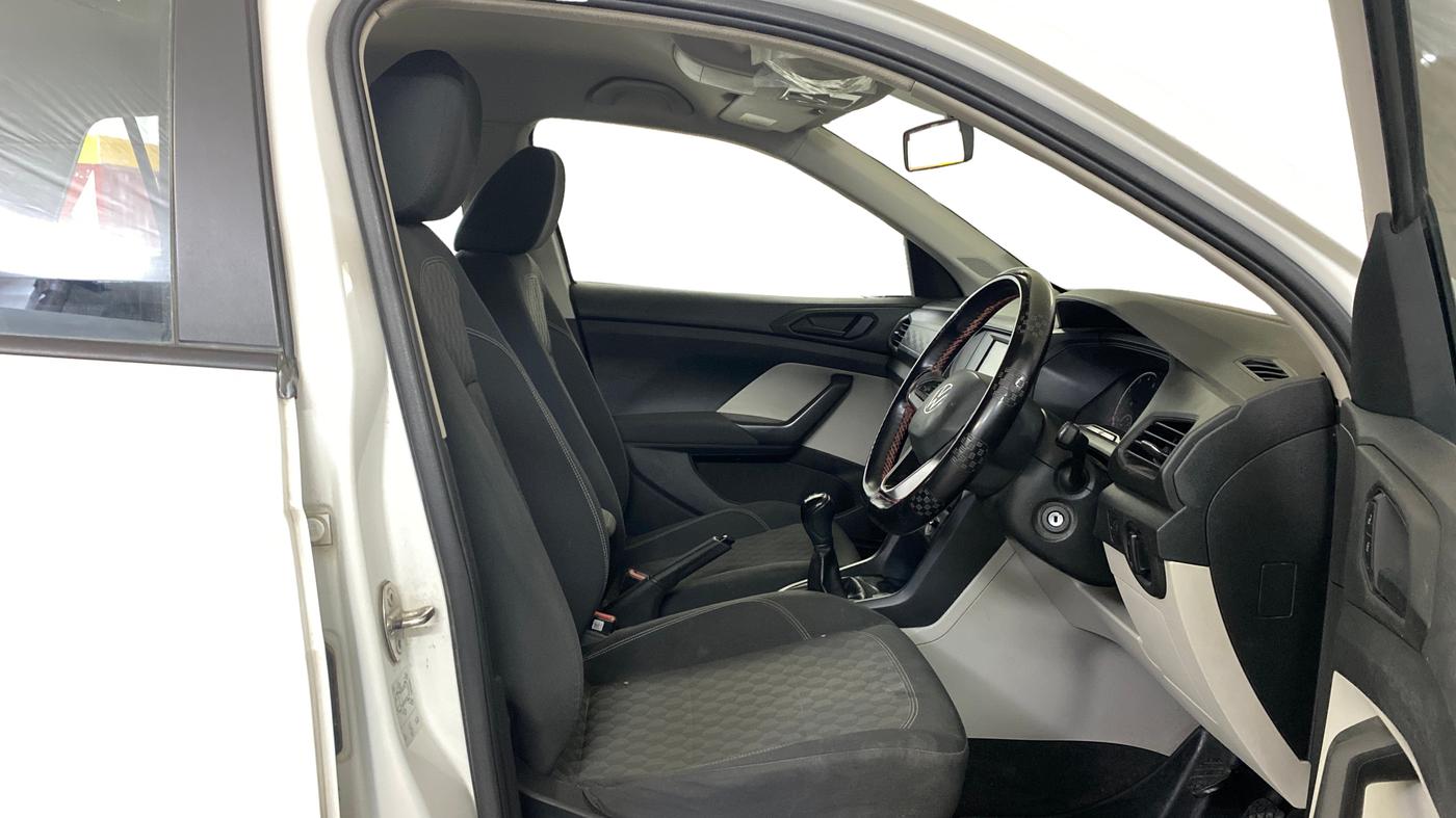 2023 Volkswagen TAIGUN COMFORTLINE 1.0 TSI MT, Petrol, Manual, 58,195 km, Right Side Front Door Cabin