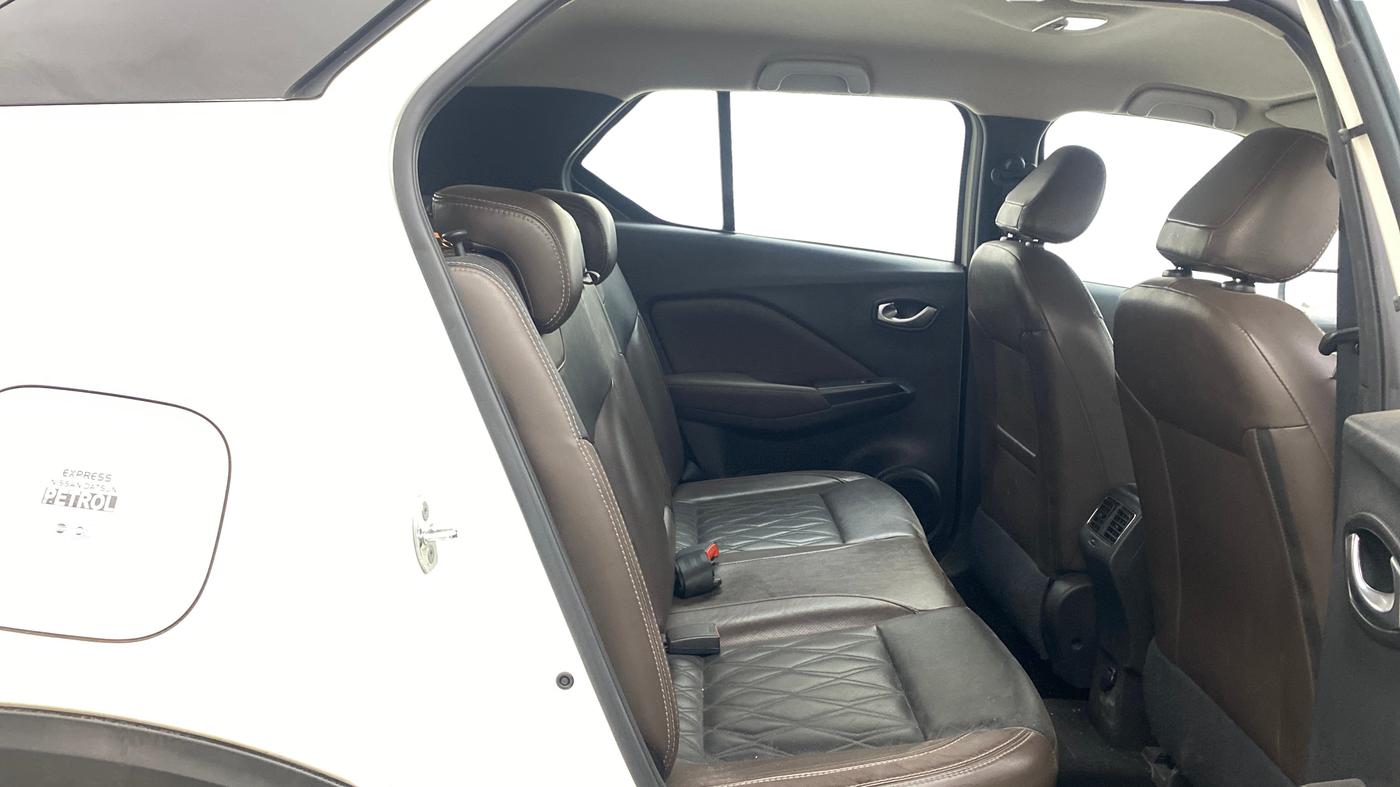 2020 Nissan Kicks XV PREMIUM (O) TURBO 1.3 DUAL TONE, Petrol, Manual, 83,582 km, Right Side Rear Door Cabin