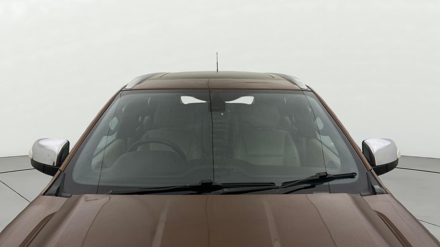 2017 Ford Endeavour TITANIUM 3.2 4X4 AT, Diesel, Automatic, 1,35,440 km, Front Windshield