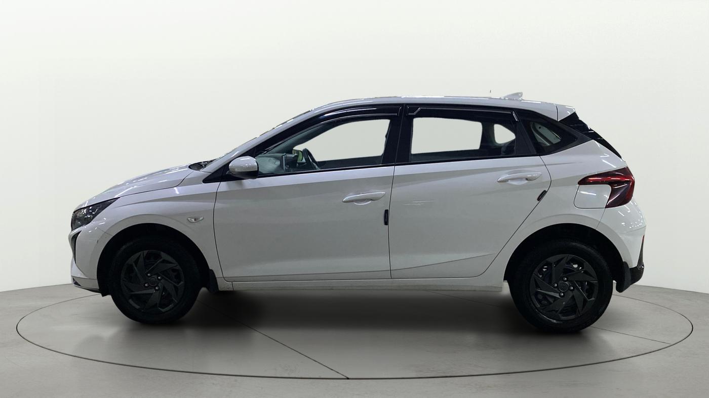 2025 Hyundai NEW I20 MAGNA 1.2 MT, Petrol, Manual, 7,033 km, Left Side