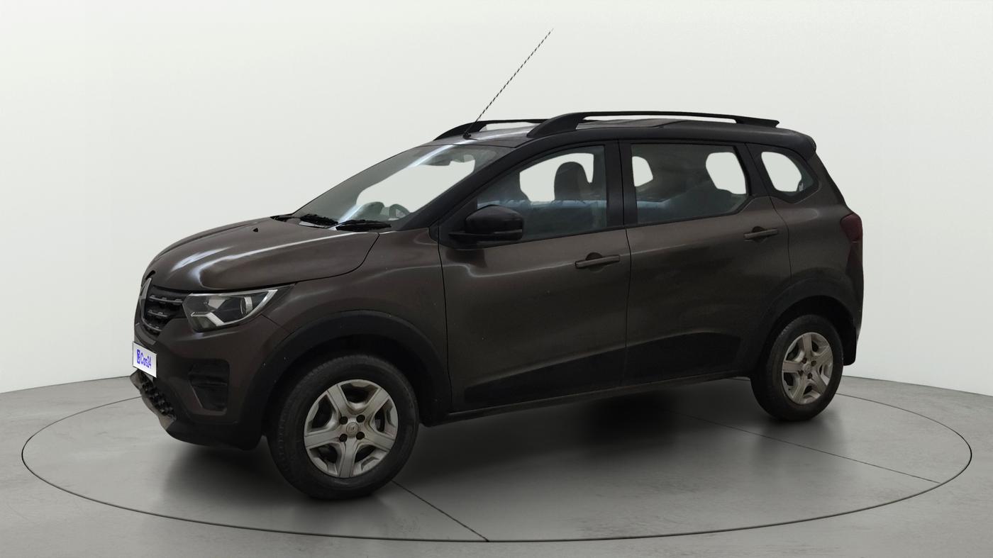 2022 Renault TRIBER RXT, Petrol, Manual, 32,493 km, Left Front Diagonal