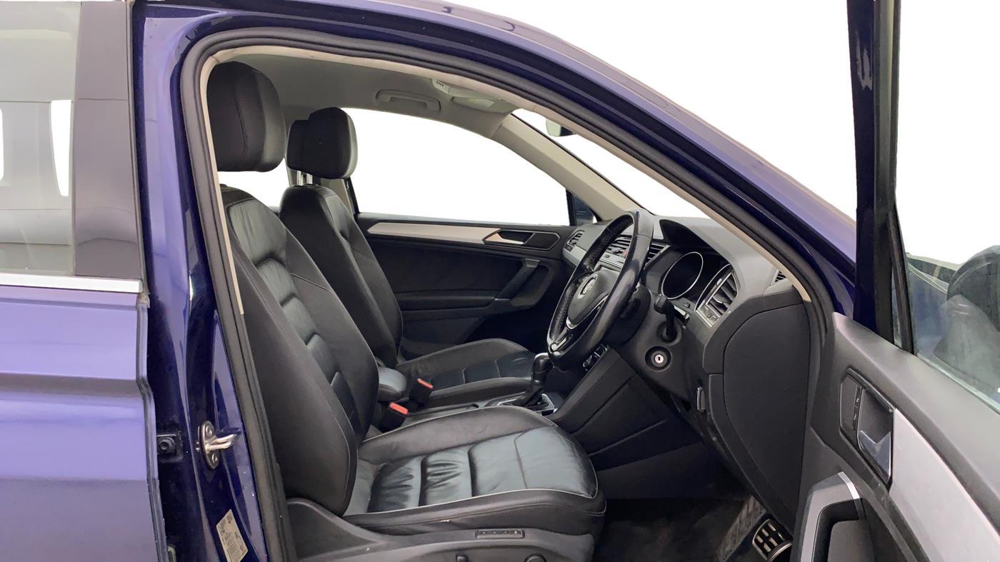 2017 Volkswagen TIGUAN COMFORTLINE TDI AT, Diesel, Automatic, 81,532 km, Right Side Front Door Cabin
