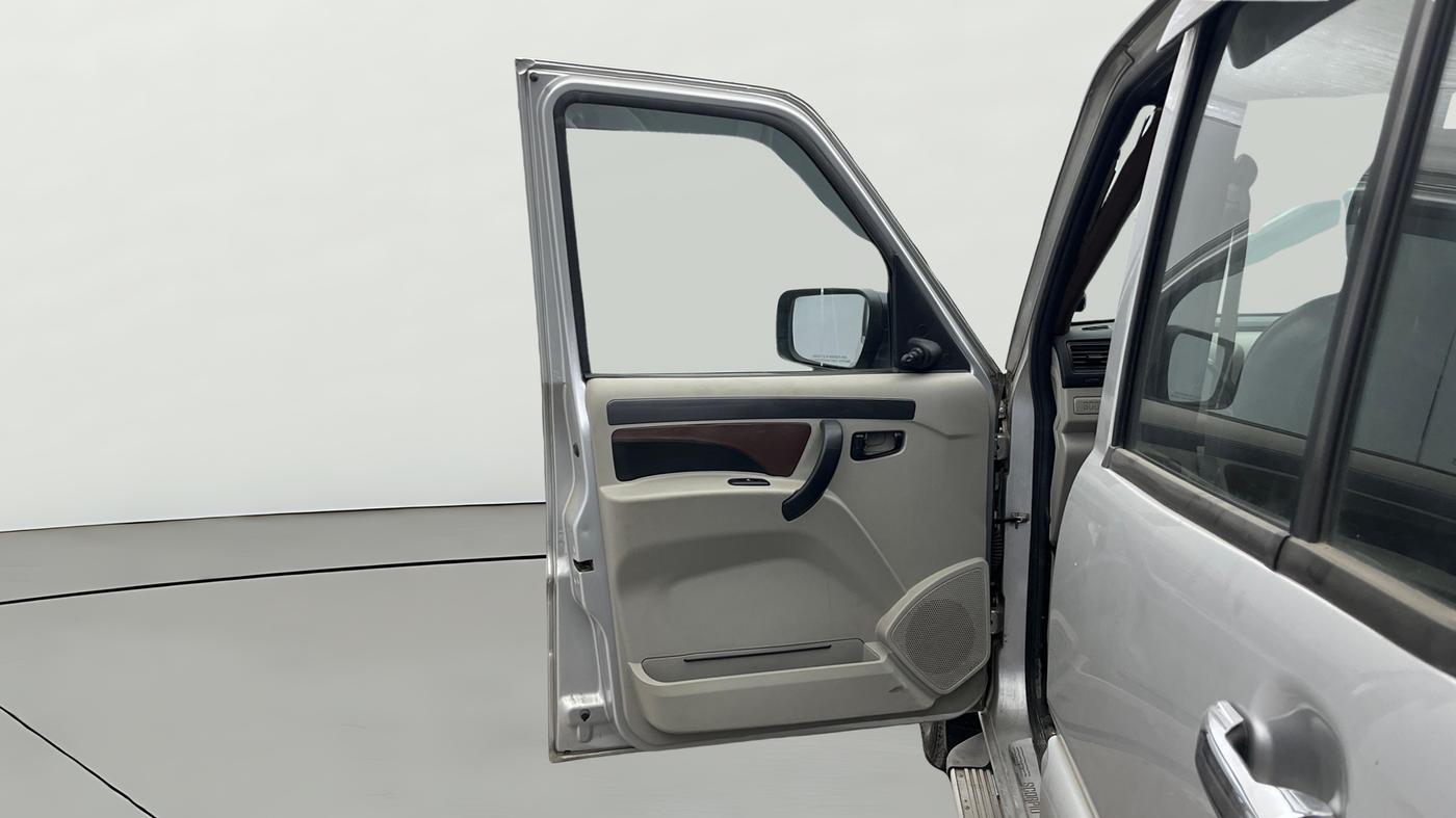 2021 Mahindra Scorpio S5, Diesel, Manual, 91,345 km, LHS Front Door
