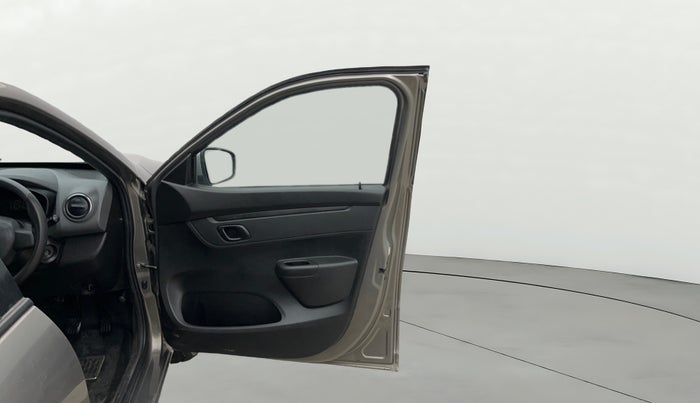 2017 Renault Kwid RXT 1.0 AMT (O), Petrol, Automatic, 49,444 km, RHS Front Door