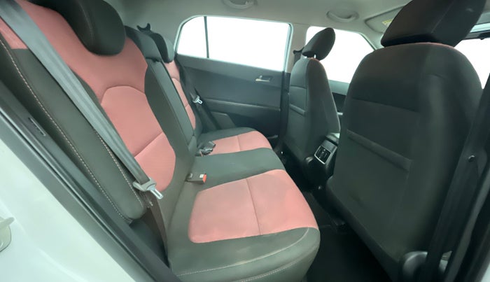 2017 Hyundai Creta SX PLUS 1.6 PETROL, Petrol, Manual, 34,982 km, Right Side Rear Door Cabin