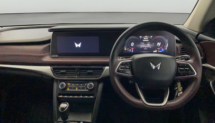 2023 Mahindra XUV700 AX 5 D MT 7 STR, Diesel, Manual, 52,057 km, Steering Wheel Close Up