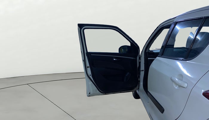 2014 Maruti Swift VXI, Petrol, Manual, 1,38,009 km, LHS Front Door