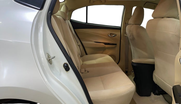 2018 Toyota YARIS G MT, Petrol, Manual, 71,573 km, Right Side Rear Door Cabin