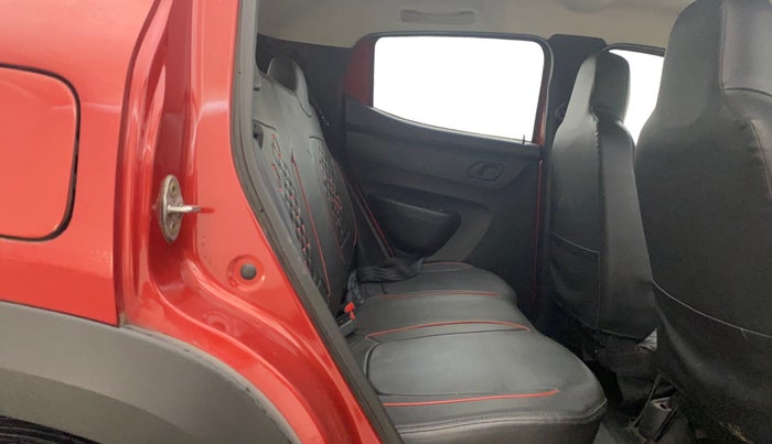 2022 Renault Kwid RXT 1.0 AMT, Petrol, Automatic, 44,209 km, Right Side Rear Door Cabin