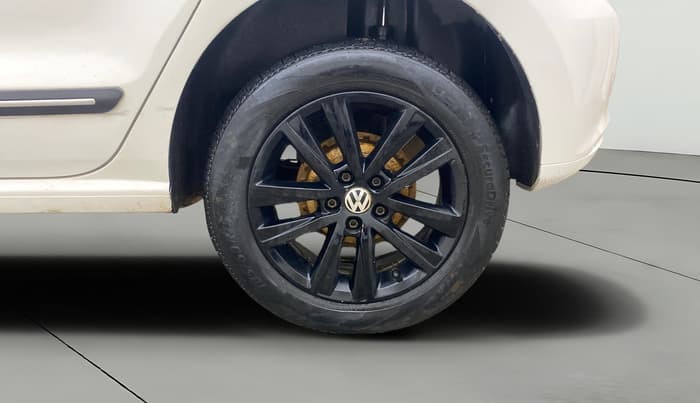 2013 Volkswagen Polo HIGHLINE DIESEL, Diesel, Manual, 1,41,737 km, Left Rear Wheel