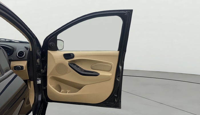 2016 Ford Figo Aspire TREND 1.2 PETROL, Petrol, Manual, 97,033 km, RHS Front Door