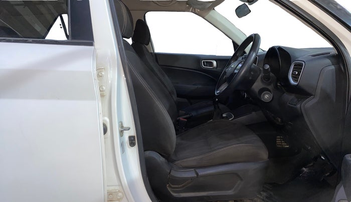 2019 Hyundai VENUE S 1.2, Petrol, Manual, 54,581 km, Right Side Front Door Cabin