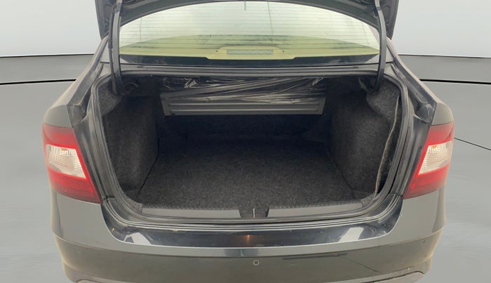 2018 Skoda Rapid STYLE 1.6 MPI, Petrol, Manual, 31,841 km, Boot Open Zoomed View