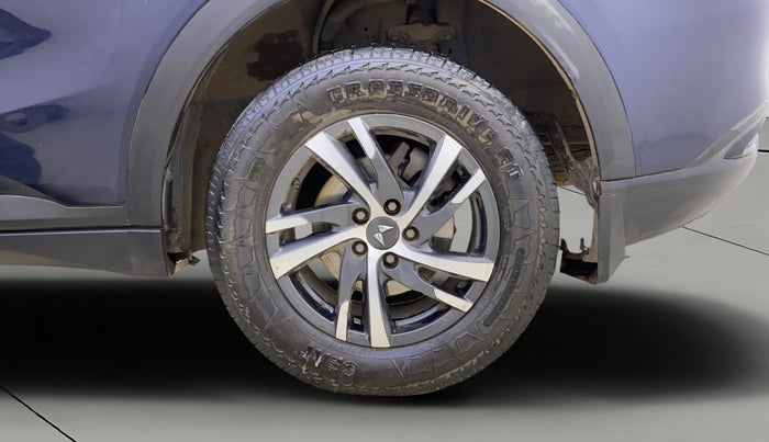 2022 Mahindra XUV700 AX 5 P MT 5 STR, Petrol, Manual, 72,134 km, Left Rear Wheel