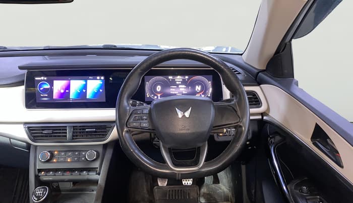2022 Mahindra XUV700 AX 5 P MT 7 STR, Petrol, Manual, 66,407 km, Steering Wheel Close Up