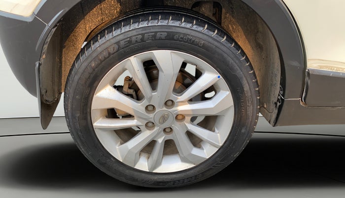 2020 Mahindra XUV300 W8 1.5 DIESEL, Diesel, Manual, 79,449 km, Right Rear Wheel