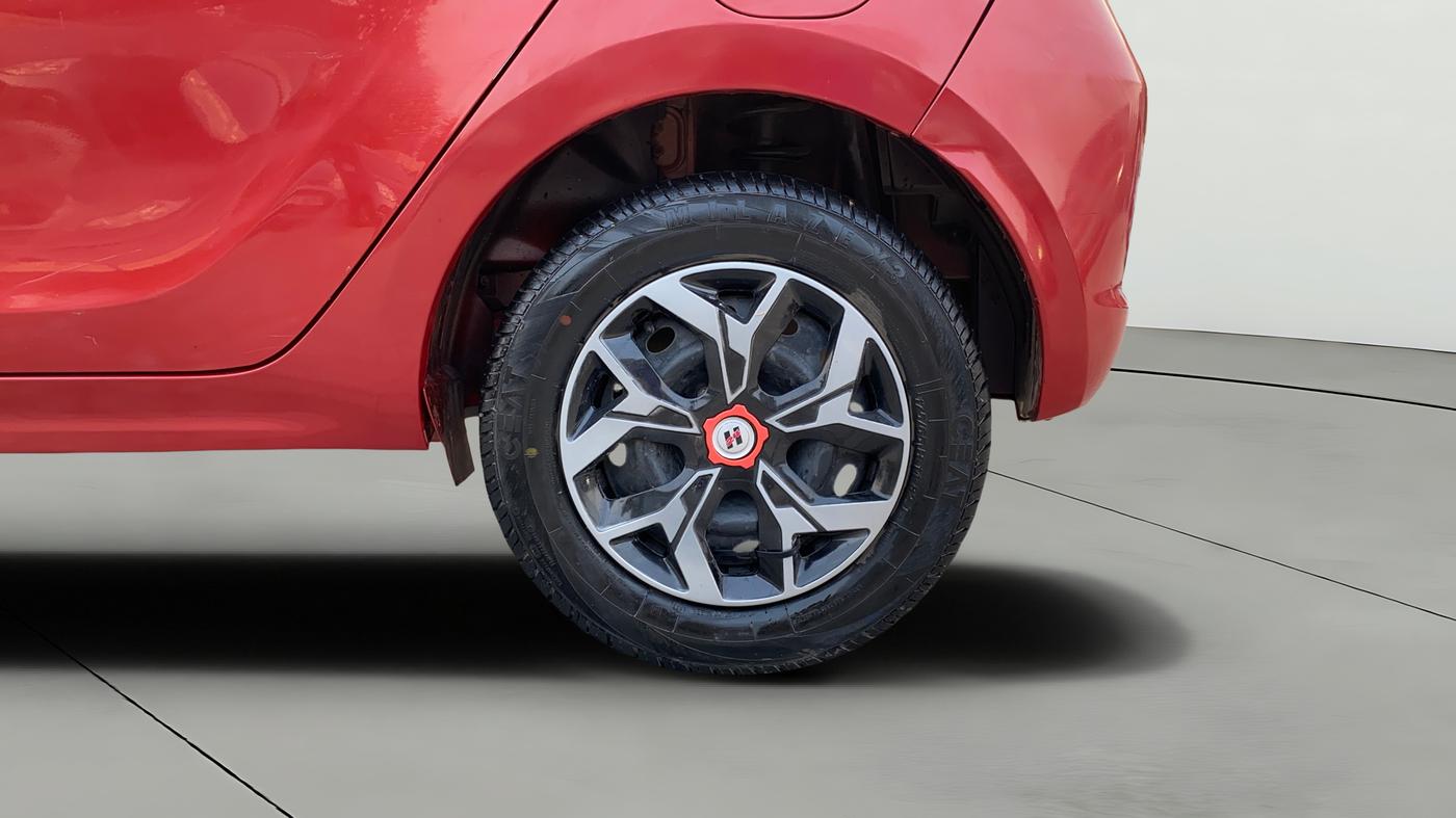 2016 Tata Tiago XT PETROL, Petrol, Manual, 82,724 km, Left Rear Wheel