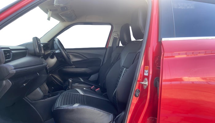 2024 Maruti Swift VXi (O), Petrol, Manual, 30,370 km, Right Side Front Door Cabin