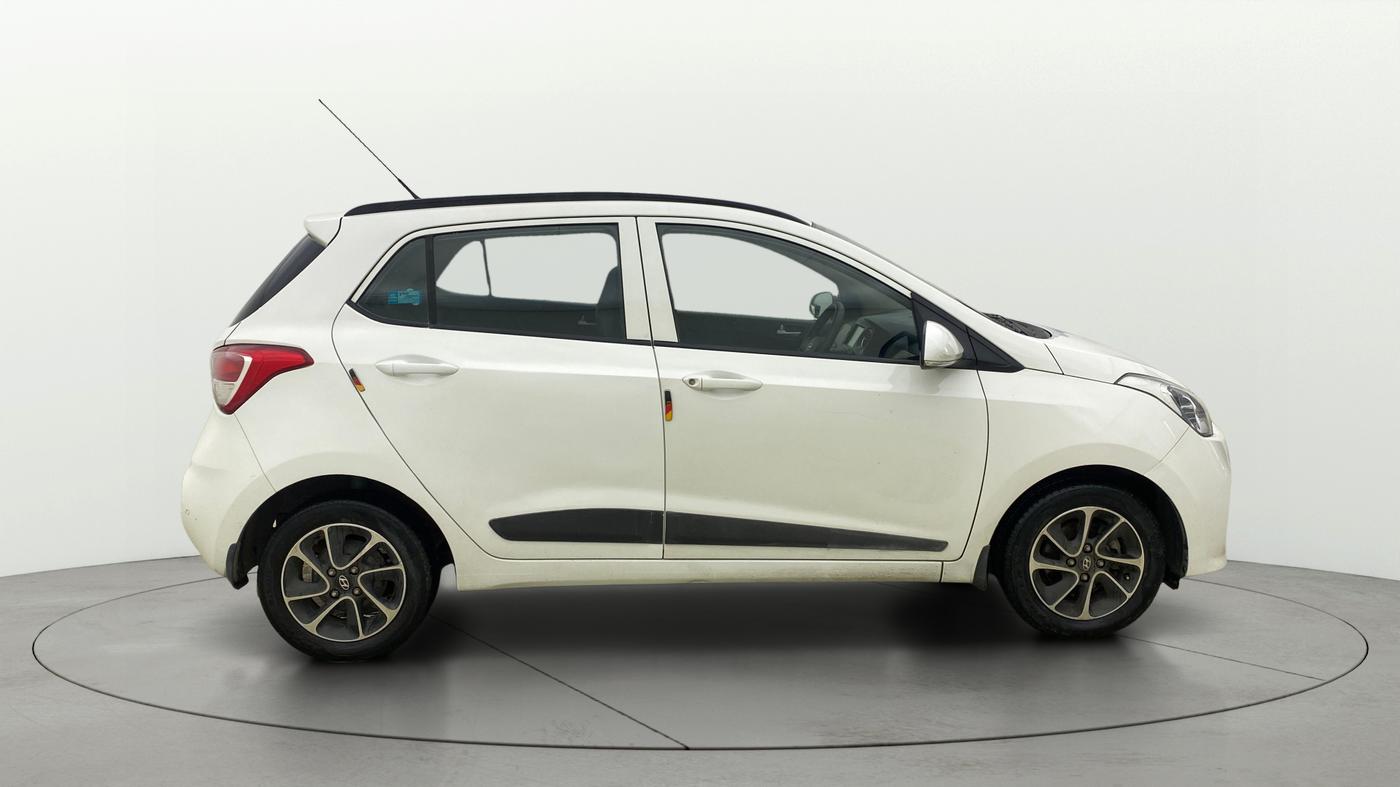 2017 Hyundai Grand i10 SPORTZ (O) AT 1.2 KAPPA VTVT, Petrol, Automatic, 34,422 km, Right Side View