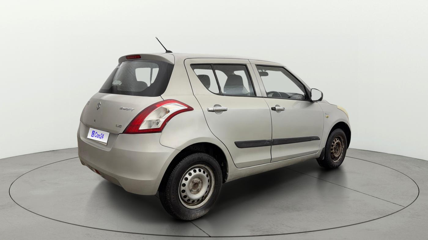 2016 Maruti Swift LXI (O), Petrol, Manual, 1,17,396 km, Right Back Diagonal