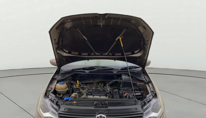 2016 Volkswagen Ameo COMFORTLINE 1.2L, Petrol, Manual, 1,13,850 km, Open Bonet