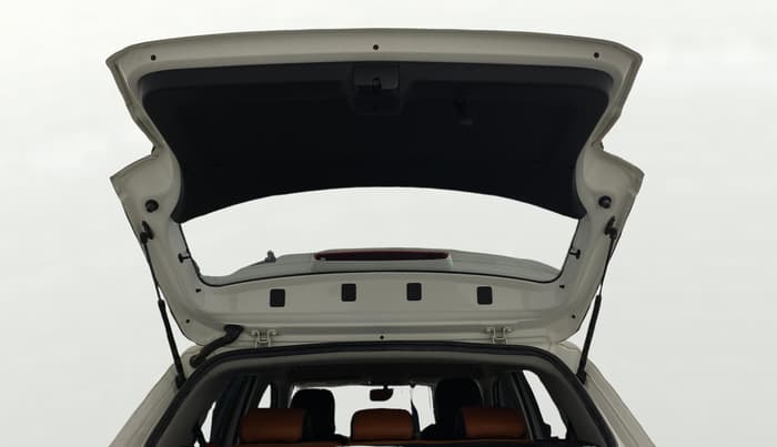 2021 Volkswagen TAIGUN HIGHLINE 1.0 TSI MT, Petrol, Manual, 31,604 km, Boot Door Open