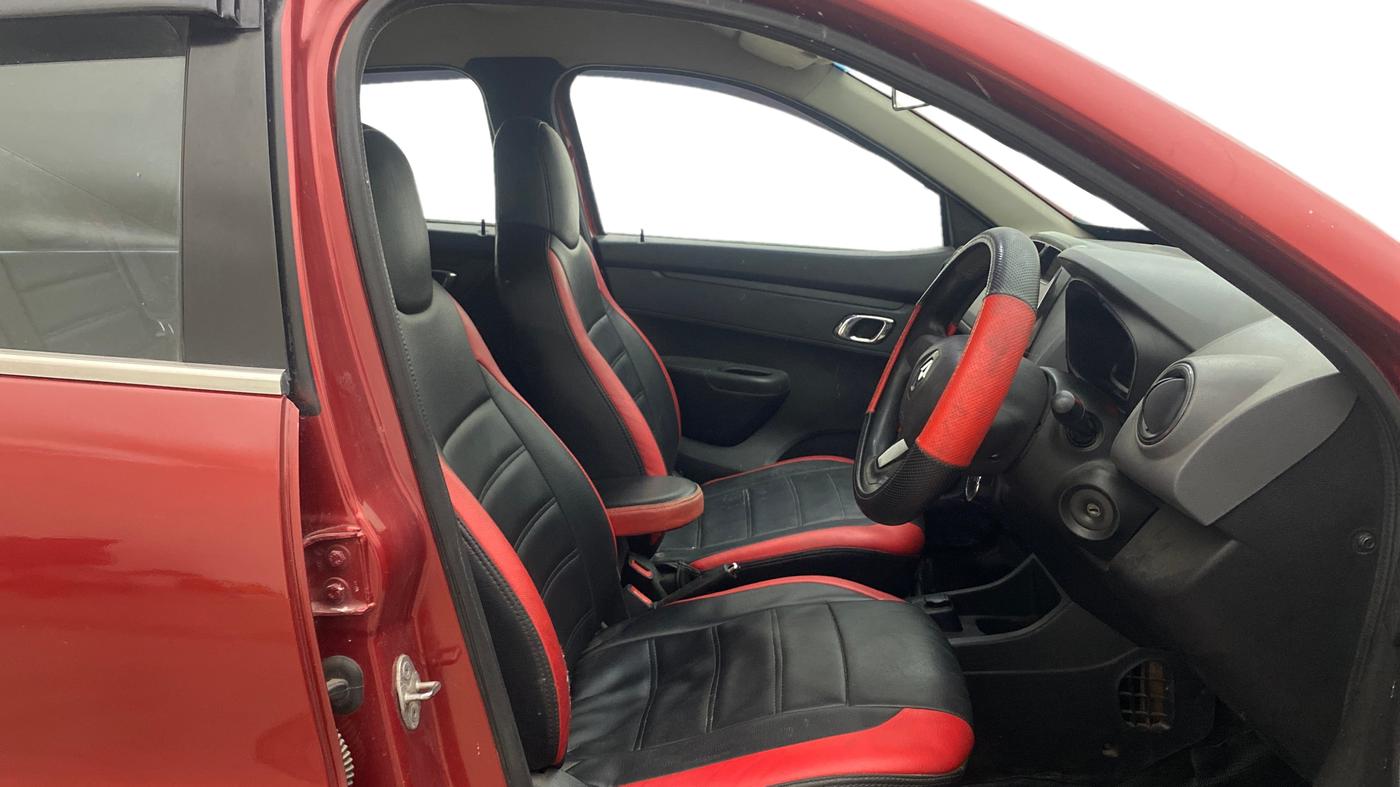 2018 Renault Kwid RXT 1.0 AMT, Petrol, Automatic, 42,864 km, Right Side Front Door Cabin
