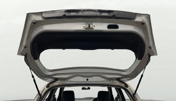 2014 Maruti Swift VXI, Petrol, Manual, 31,497 km, Boot Door Open