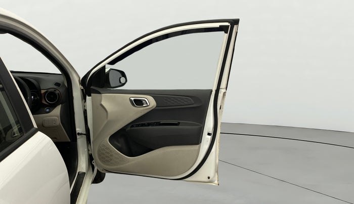 2020 Hyundai AURA SX 1.2 (O), Petrol, Manual, 59,302 km, RHS Front Door