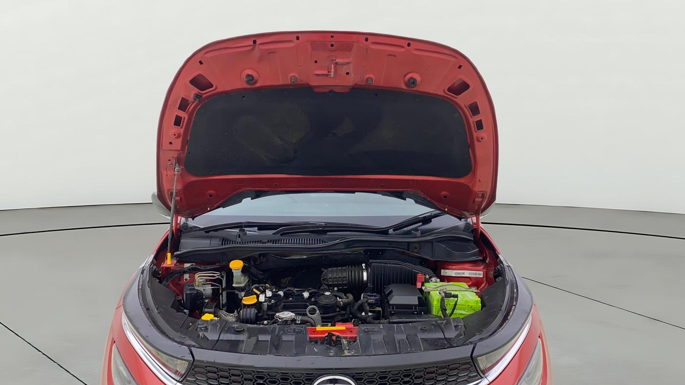 2020 Tata ALTROZ XZ PETROL, Petrol, Manual, 32,192 km, Open Bonet